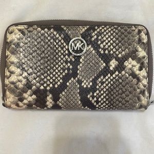 Michael Kors snakeskins wallet